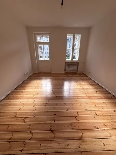Lichtdurchflutete Wohnung, frisch renoviert — photo 1